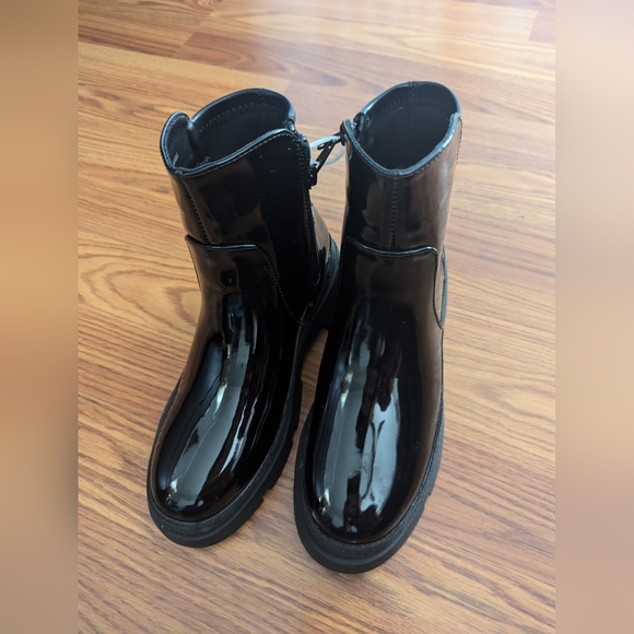 Steve Madden Kids' Trap Boot in Black Patent - Picture 14 of 16